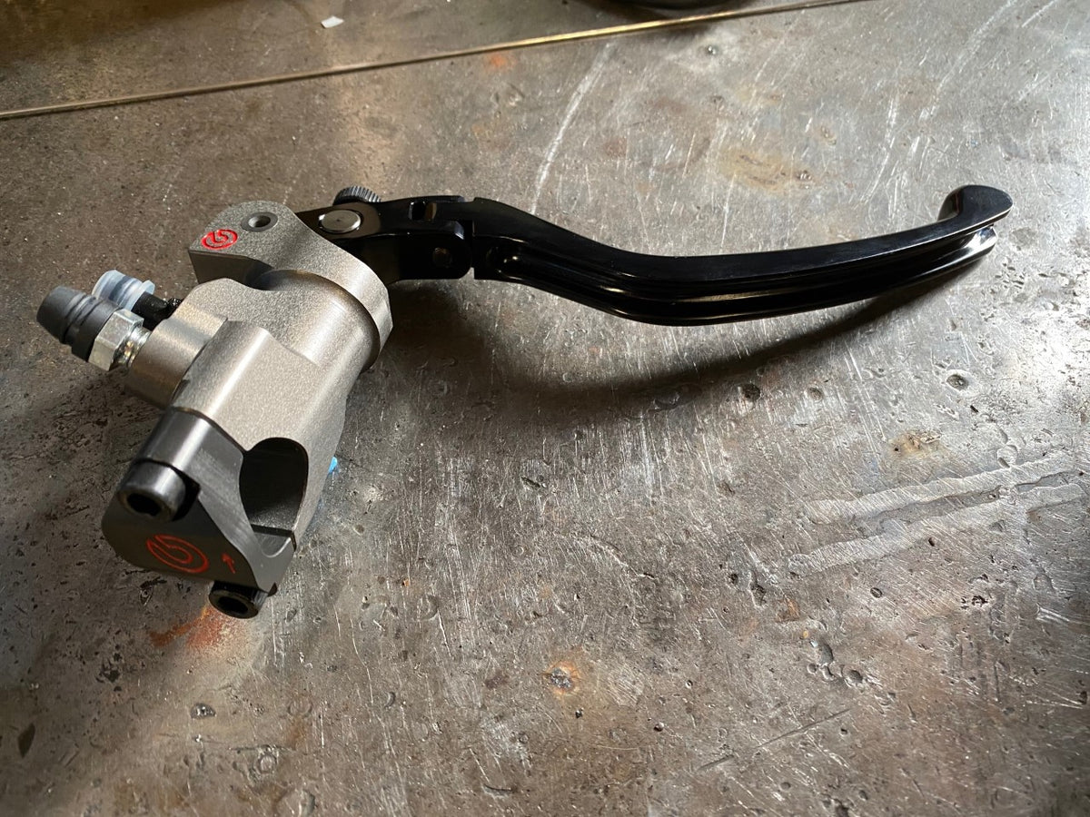 thumbnail image 2 of Brembo 19RCS Radial Clutch Master Cylinder – 19mm With Folding Lever & Adjustable Ratio 2 of 3